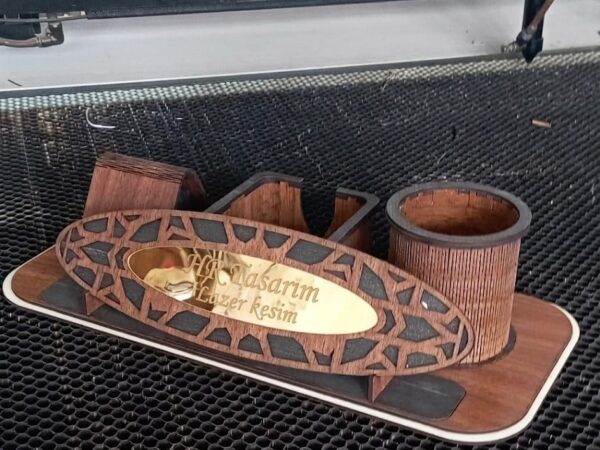 Masaüstü İsimlik Ahşap Lazer Kesim